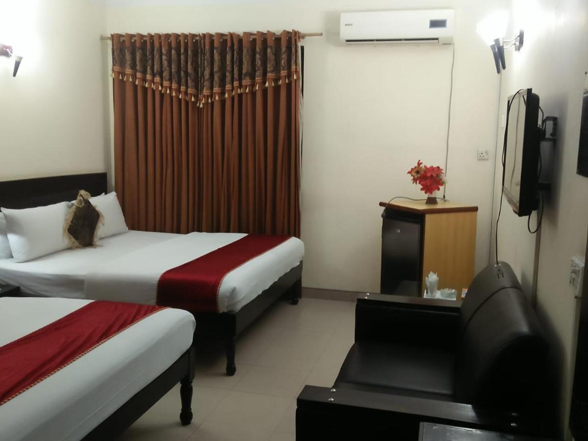Tourist Inn Hotel Lahore Ngoại thất bức ảnh