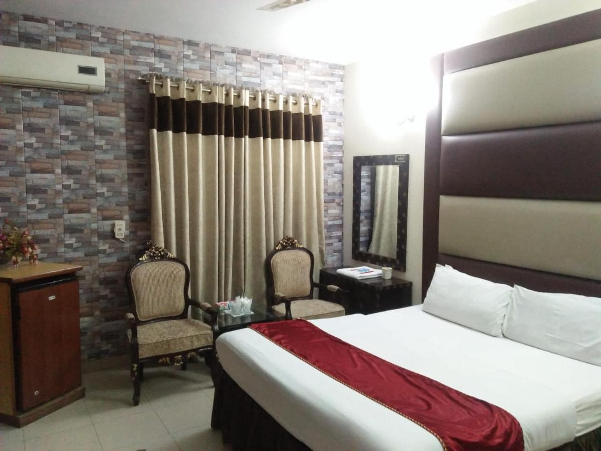 Tourist Inn Hotel Lahore Ngoại thất bức ảnh