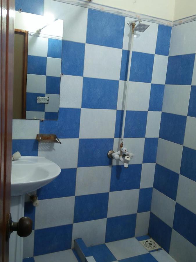 Tourist Inn Hotel Lahore Ngoại thất bức ảnh