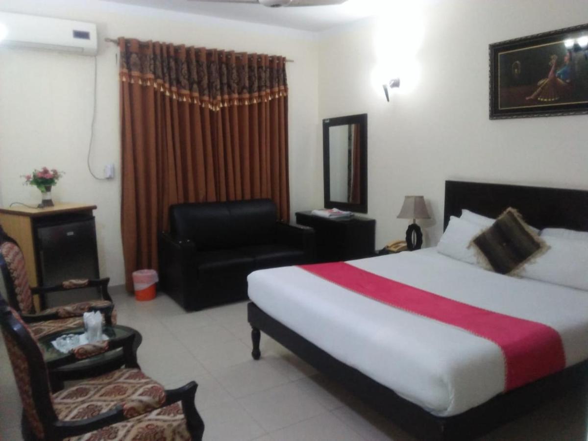 Tourist Inn Hotel Lahore Ngoại thất bức ảnh