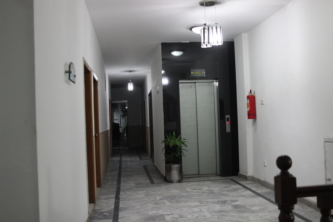 Tourist Inn Hotel Lahore Ngoại thất bức ảnh