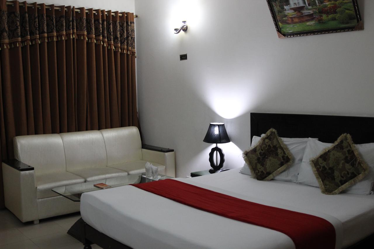 Tourist Inn Hotel Lahore Ngoại thất bức ảnh