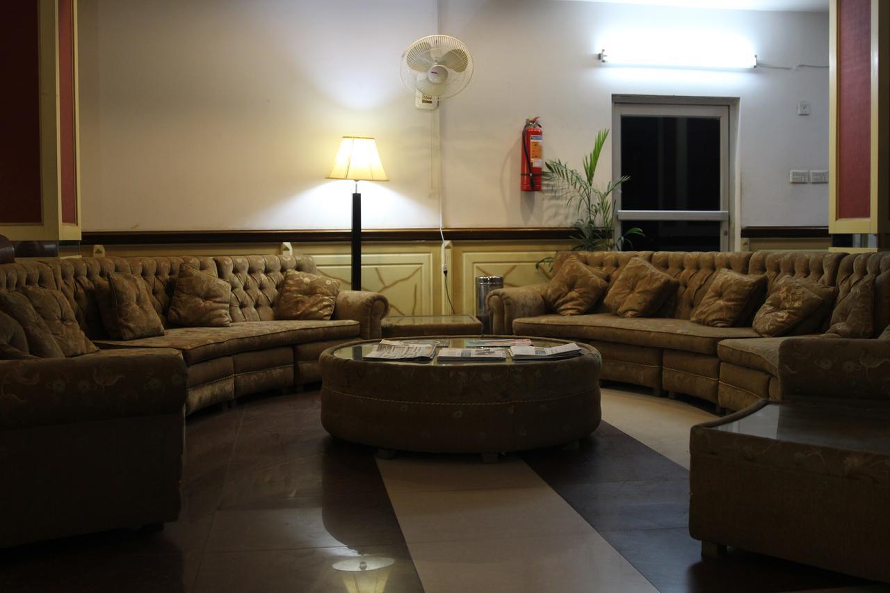 Tourist Inn Hotel Lahore Ngoại thất bức ảnh