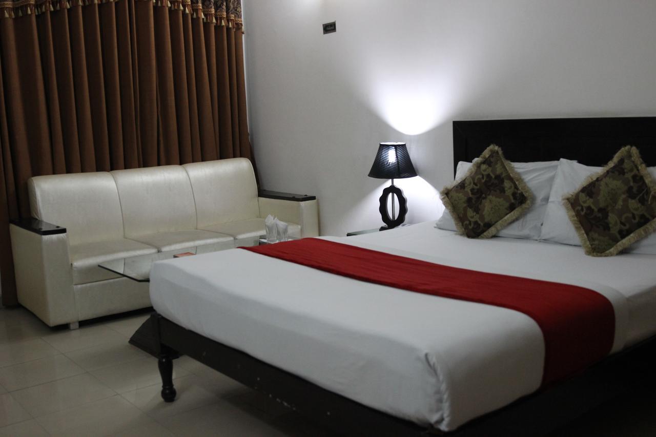 Tourist Inn Hotel Lahore Ngoại thất bức ảnh