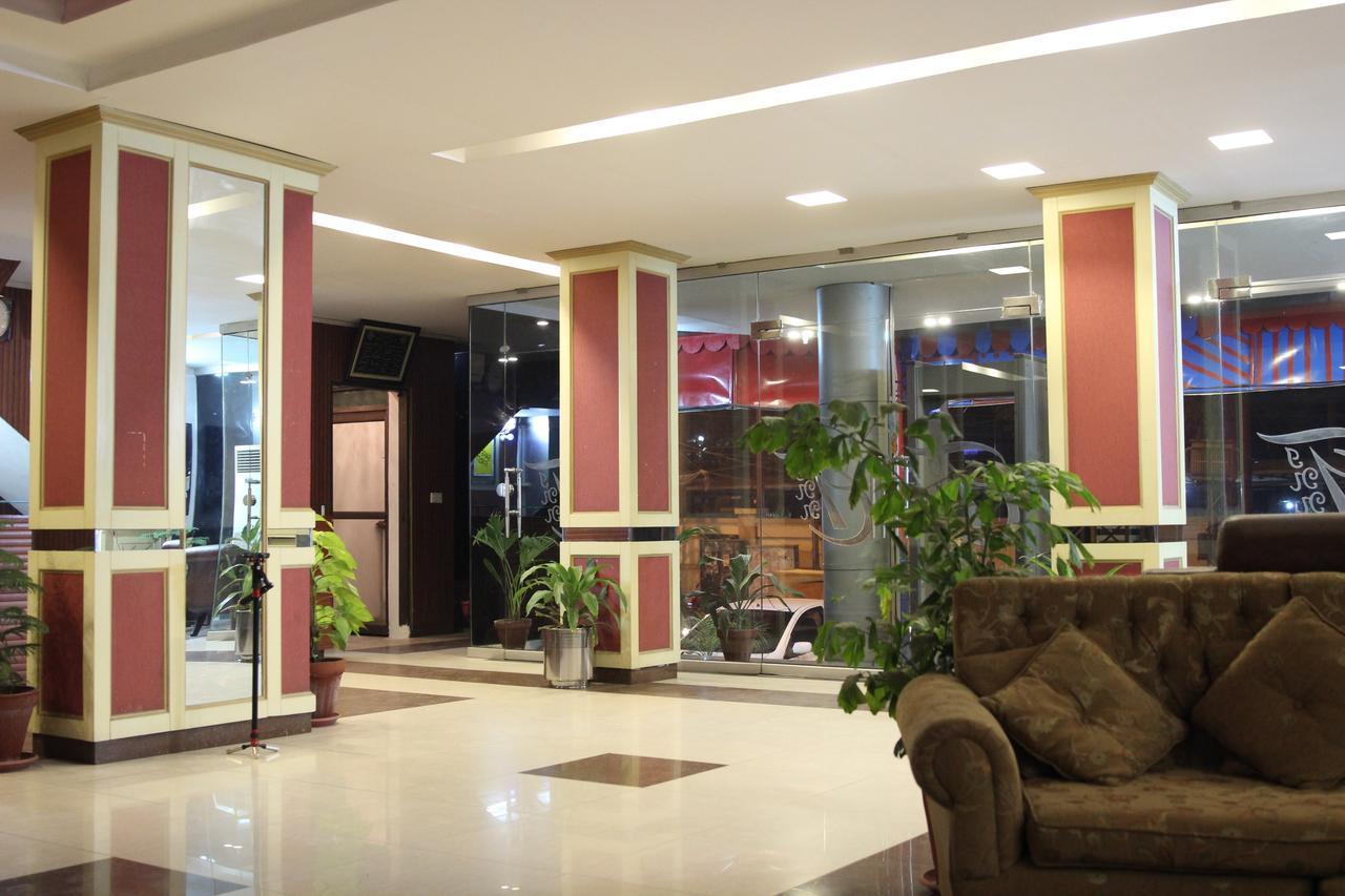 Tourist Inn Hotel Lahore Ngoại thất bức ảnh