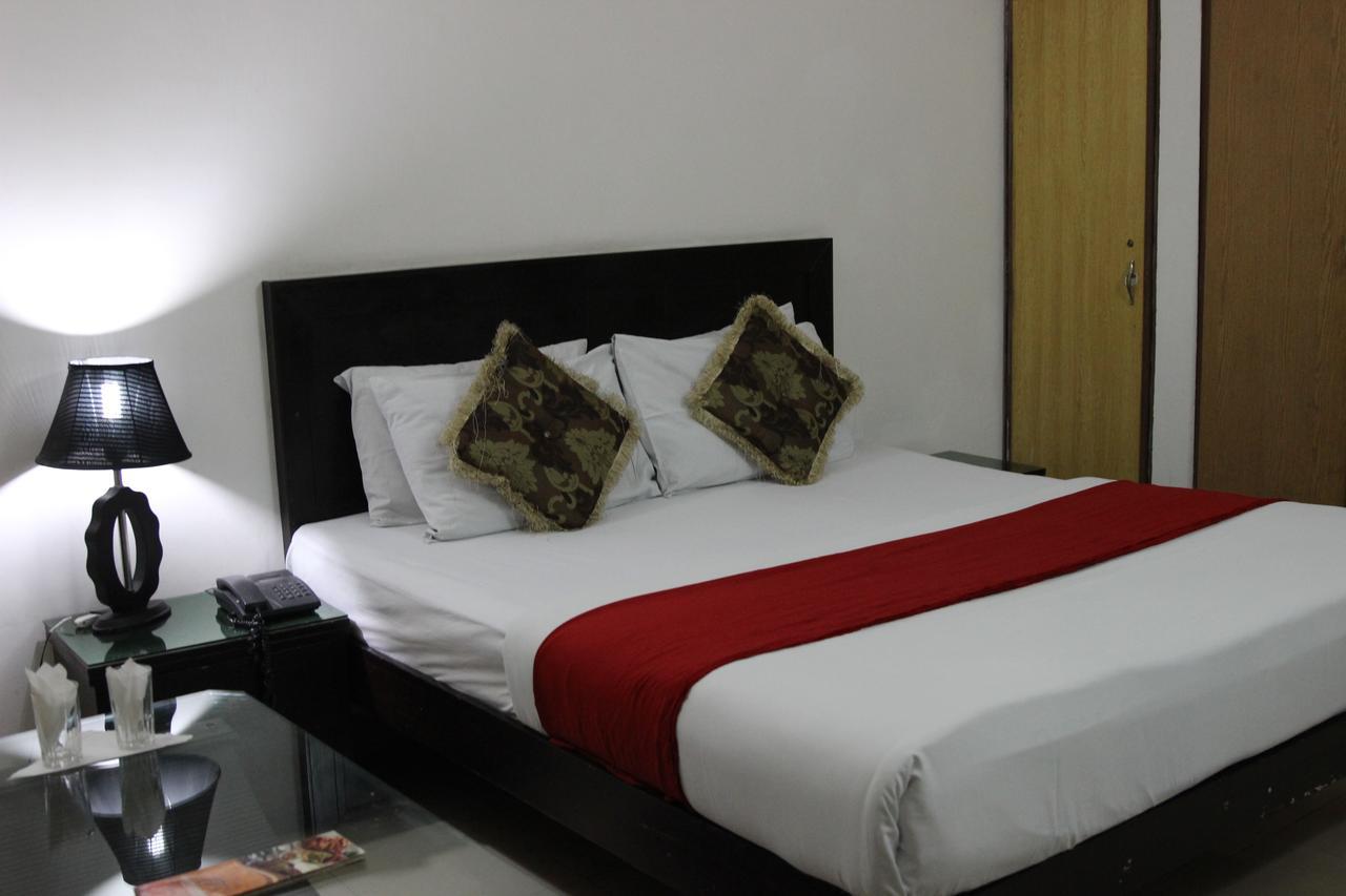 Tourist Inn Hotel Lahore Ngoại thất bức ảnh