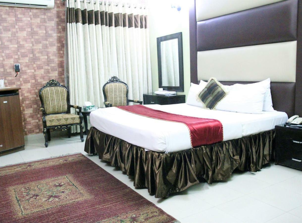 Tourist Inn Hotel Lahore Ngoại thất bức ảnh