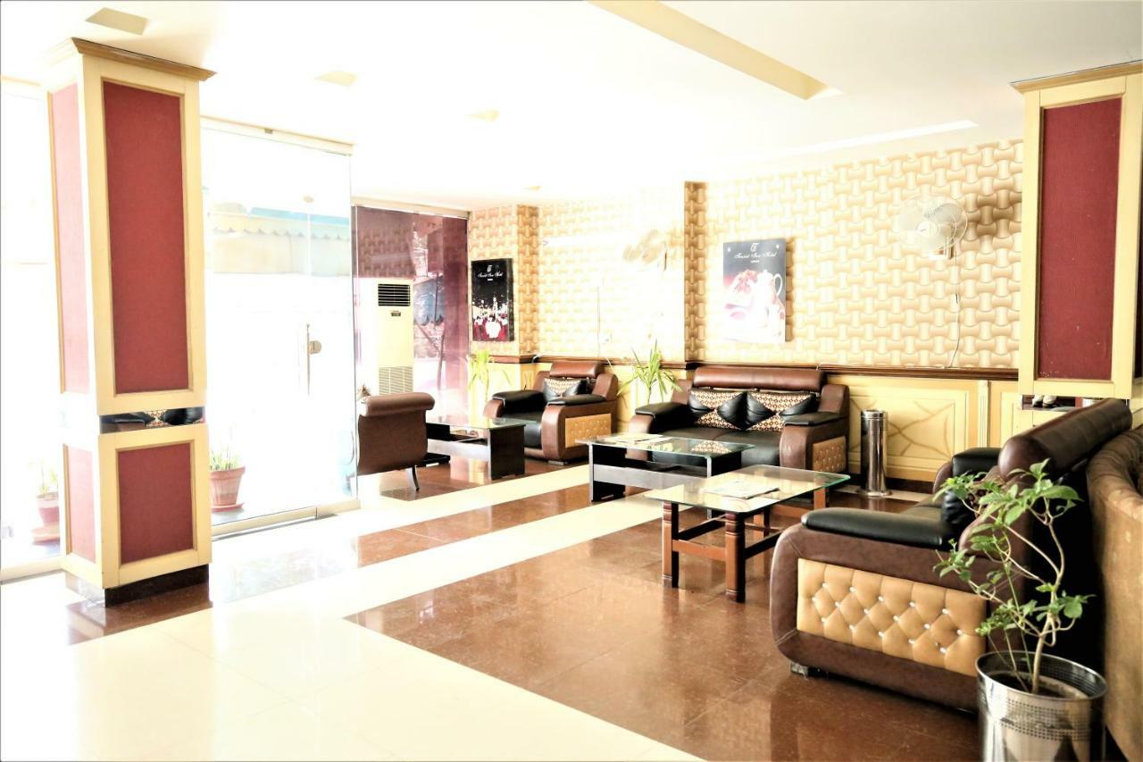 Tourist Inn Hotel Lahore Ngoại thất bức ảnh